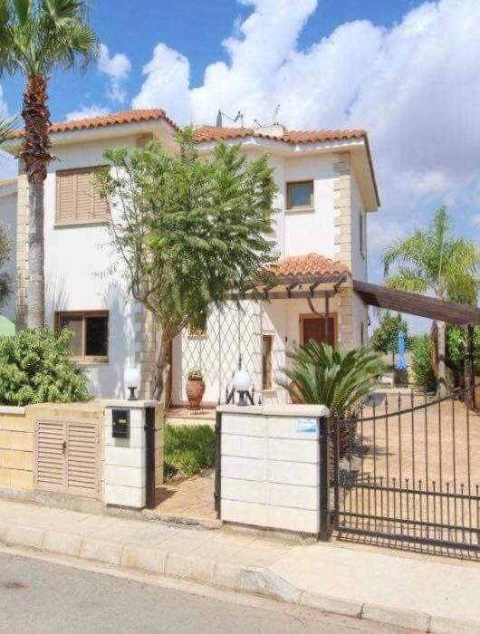 Sunrise Villa 아이아 나파 외부 사진